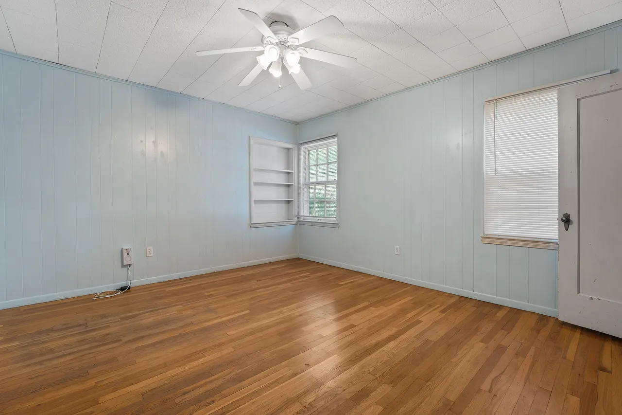 Photo 9 — 2412 30th Street, Lubbock, TX 79411