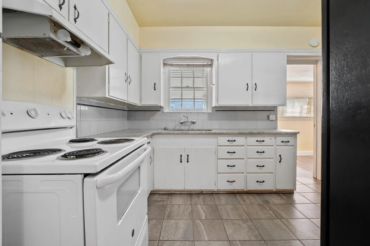 Photo 17 — 2412 30th Street, Lubbock, TX 79411