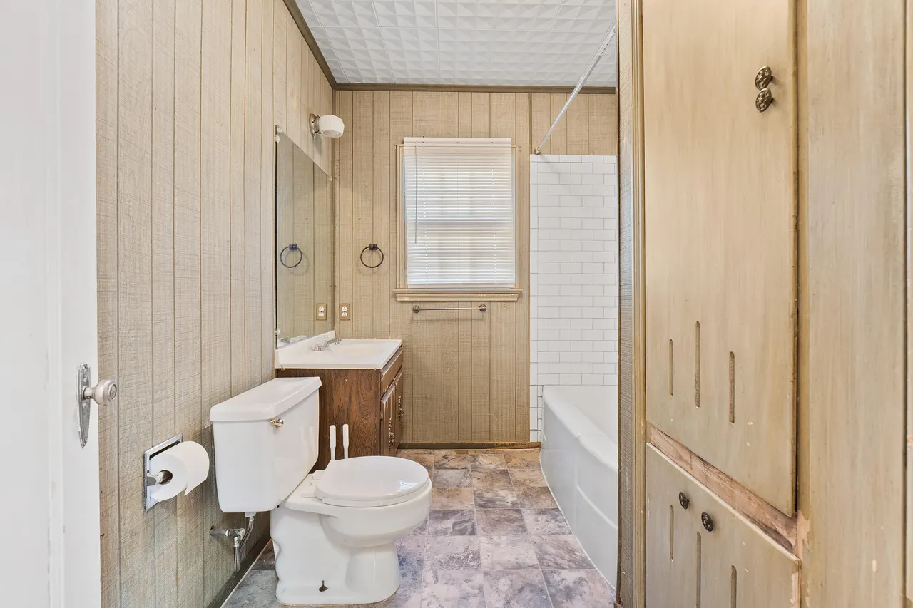 Photo 19 — 2412 30th Street, Lubbock, TX 79411