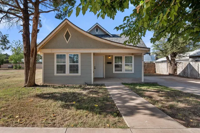 Front exterior — 1918 15th Street, Lubbock, TX 79401