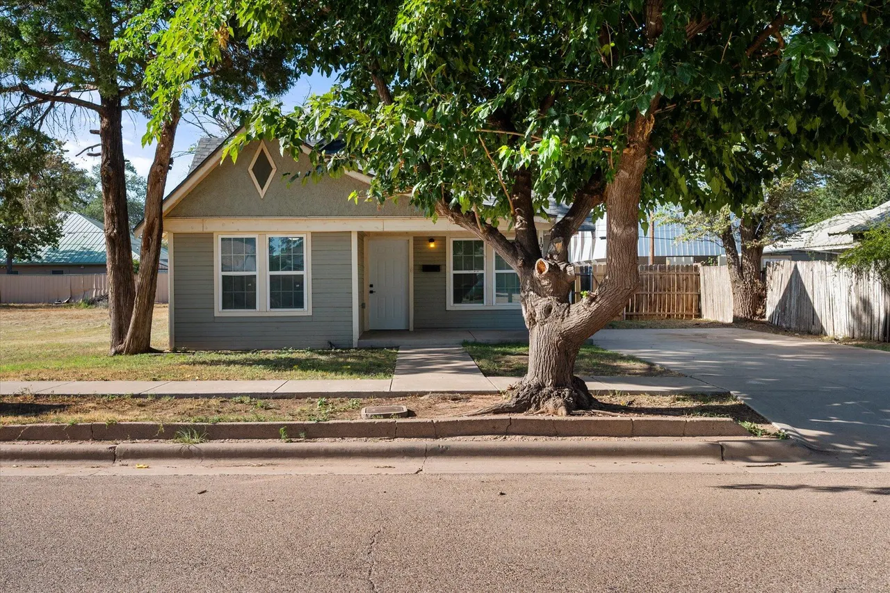 Photo 3 — 1918 15th Street, Lubbock, TX 79401
