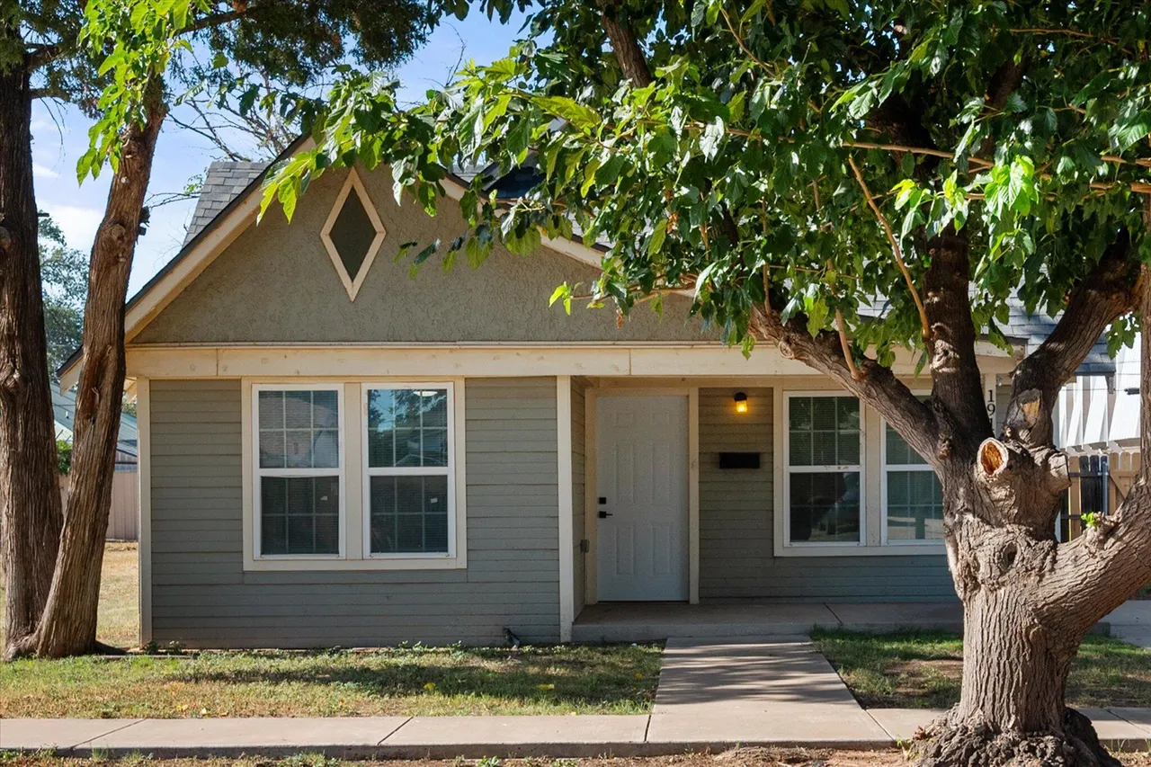 Photo 4 — 1918 15th Street, Lubbock, TX 79401