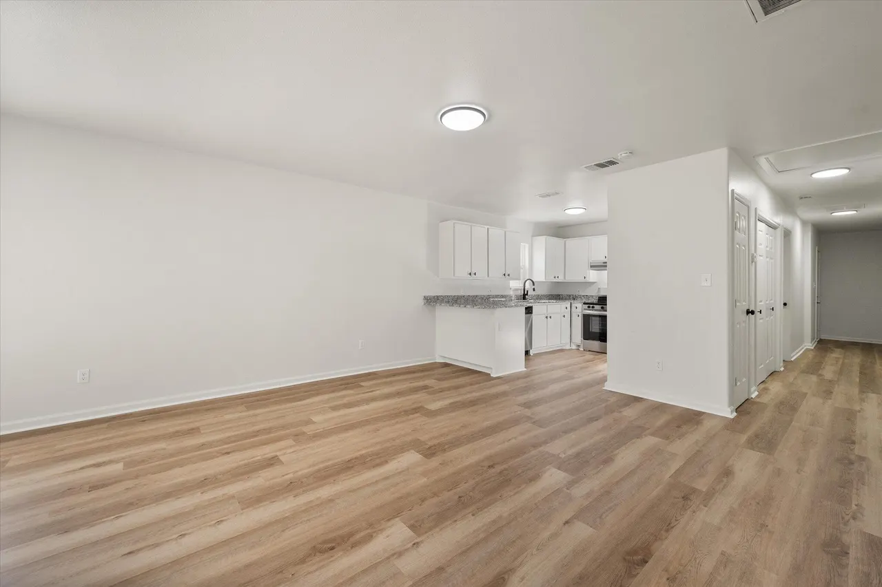 Photo 7 — 1918 15th Street, Lubbock, TX 79401