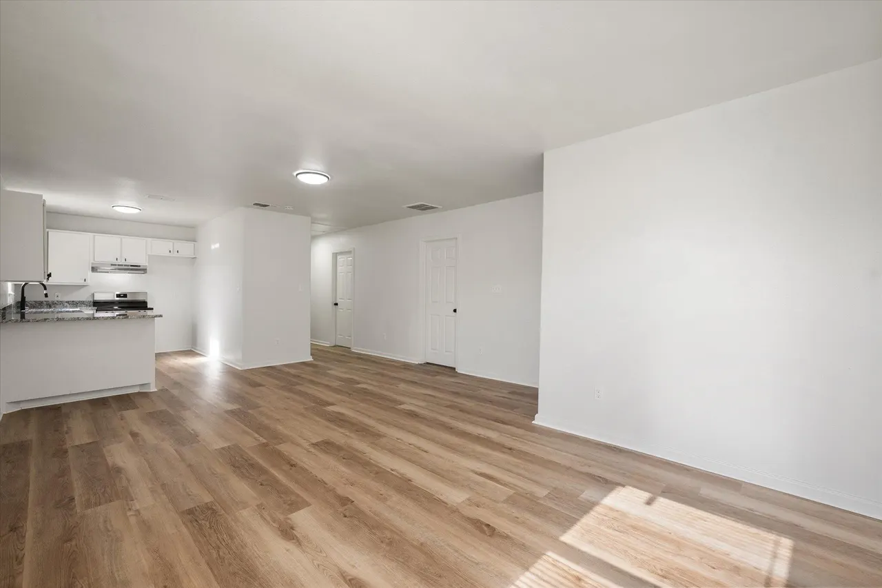 Photo 8 — 1918 15th Street, Lubbock, TX 79401