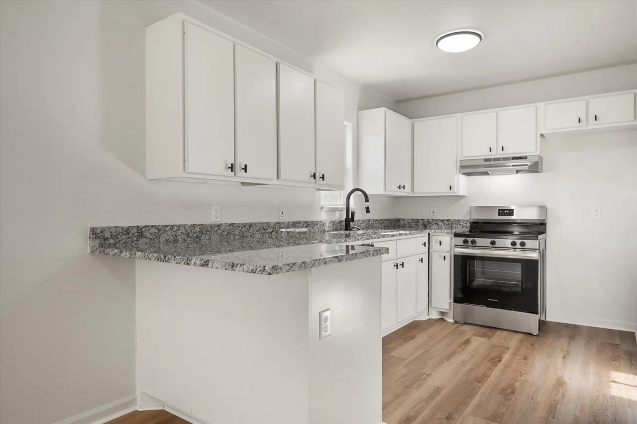 Photo 12 — 1918 15th Street, Lubbock, TX 79401