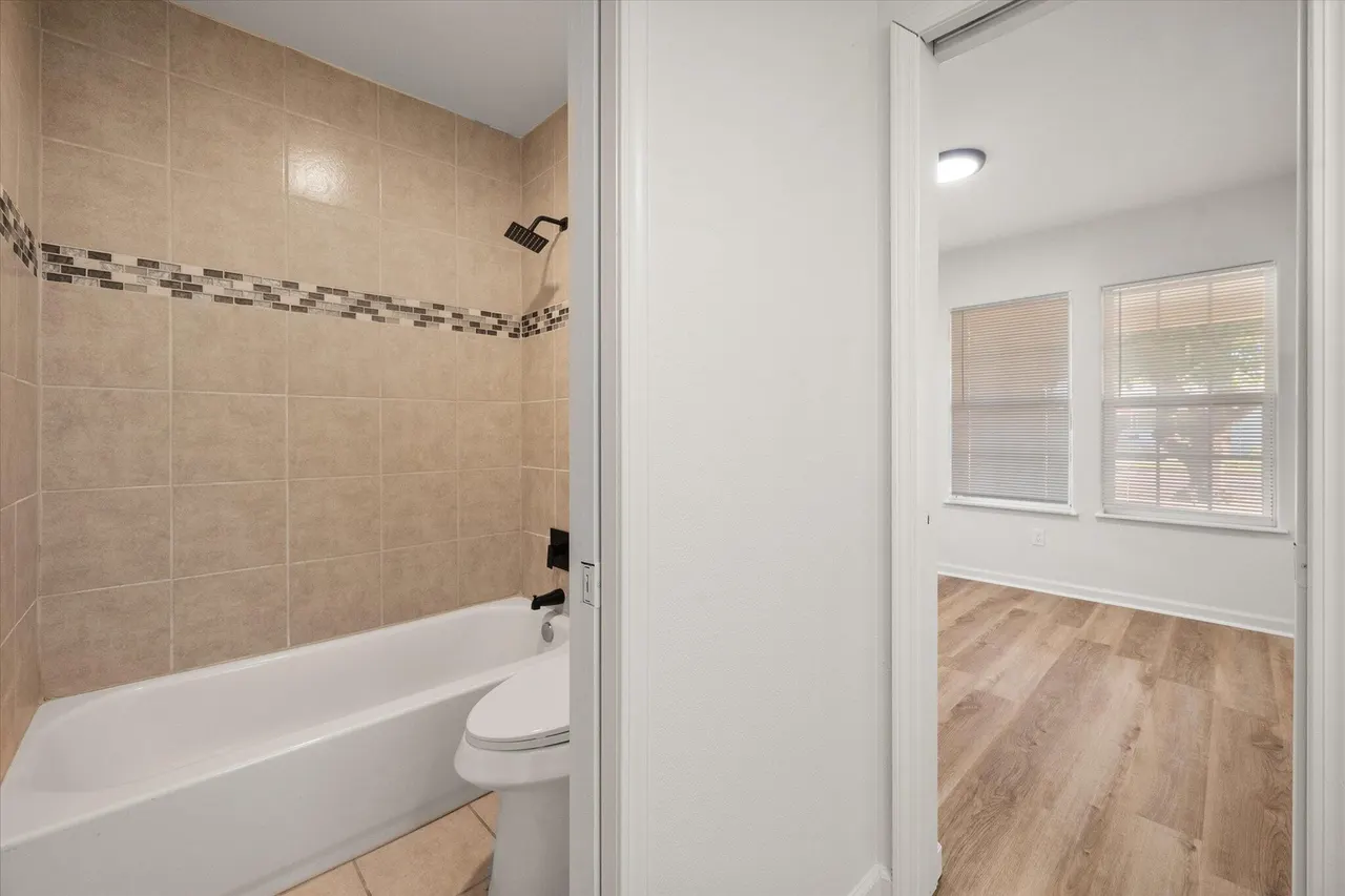 Photo 17 — 1918 15th Street, Lubbock, TX 79401
