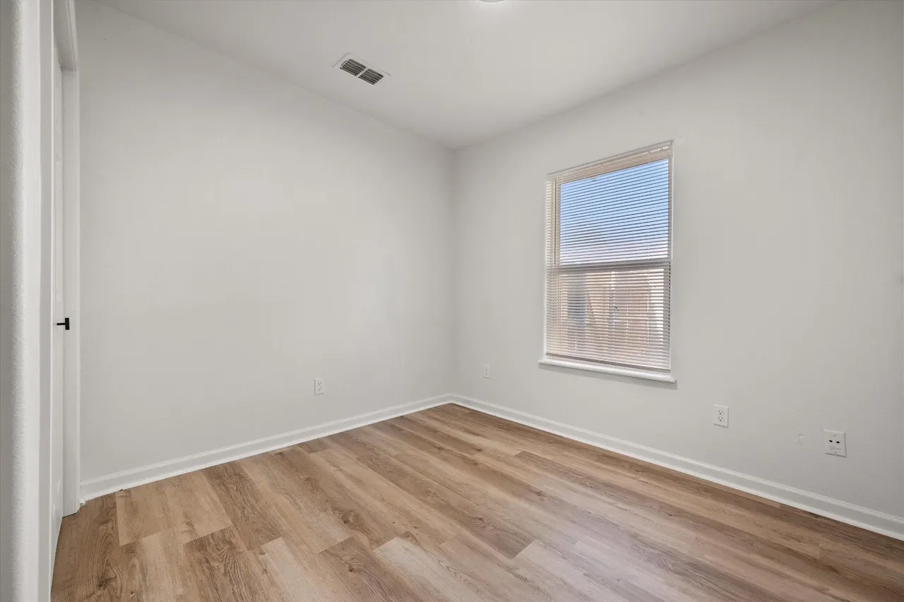 Photo 18 — 1918 15th Street, Lubbock, TX 79401