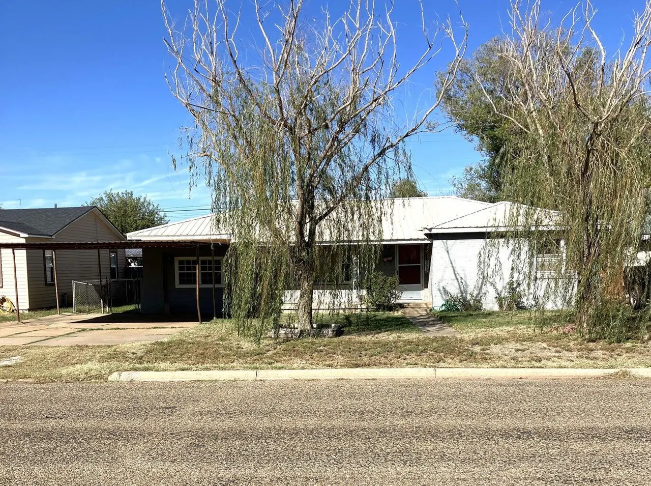 Front exterior — 305 SE 8th Street, Plainview, TX 79072