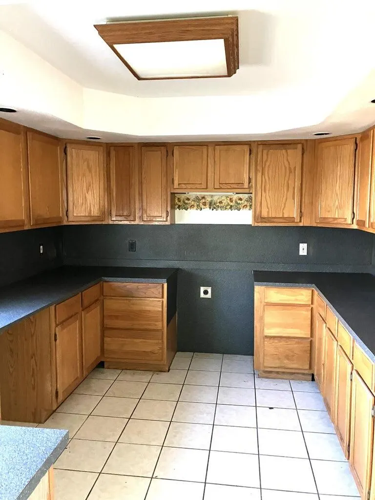Photo 4 — 305 SE 8th Street, Plainview, TX 79072