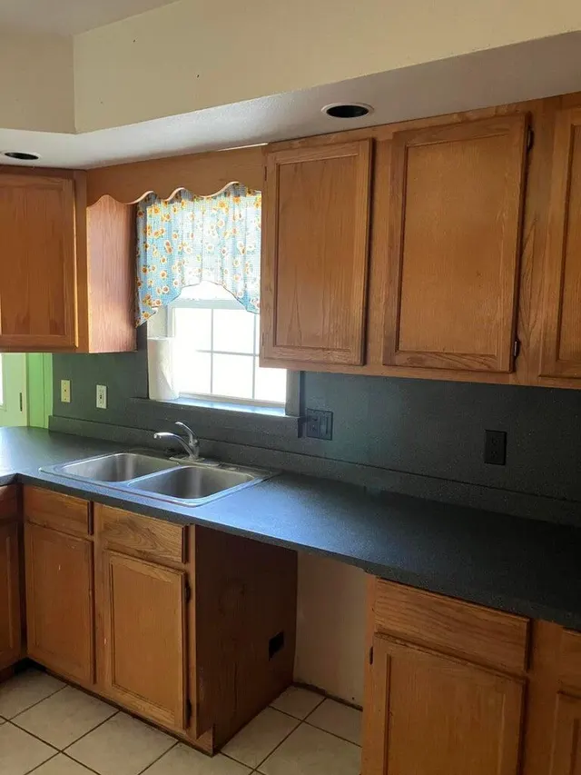 Photo 5 — 305 SE 8th Street, Plainview, TX 79072