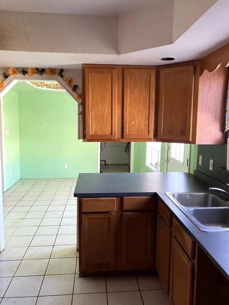 Photo 8 — 305 SE 8th Street, Plainview, TX 79072