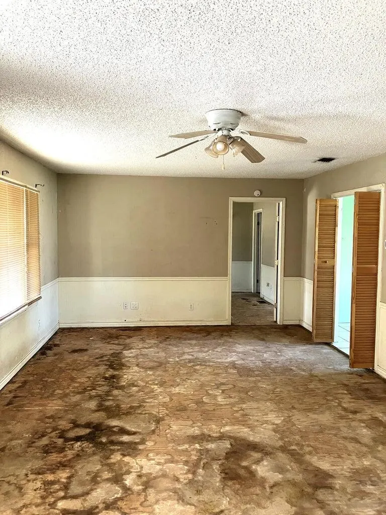 Photo 16 — 305 SE 8th Street, Plainview, TX 79072