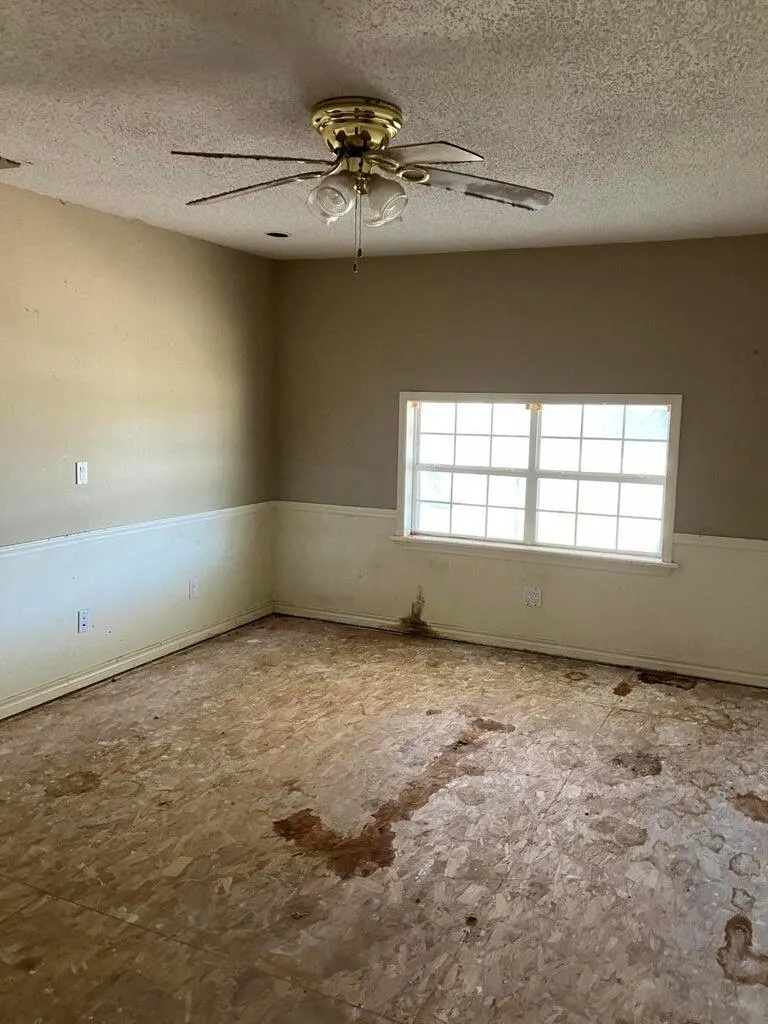Photo 18 — 305 SE 8th Street, Plainview, TX 79072