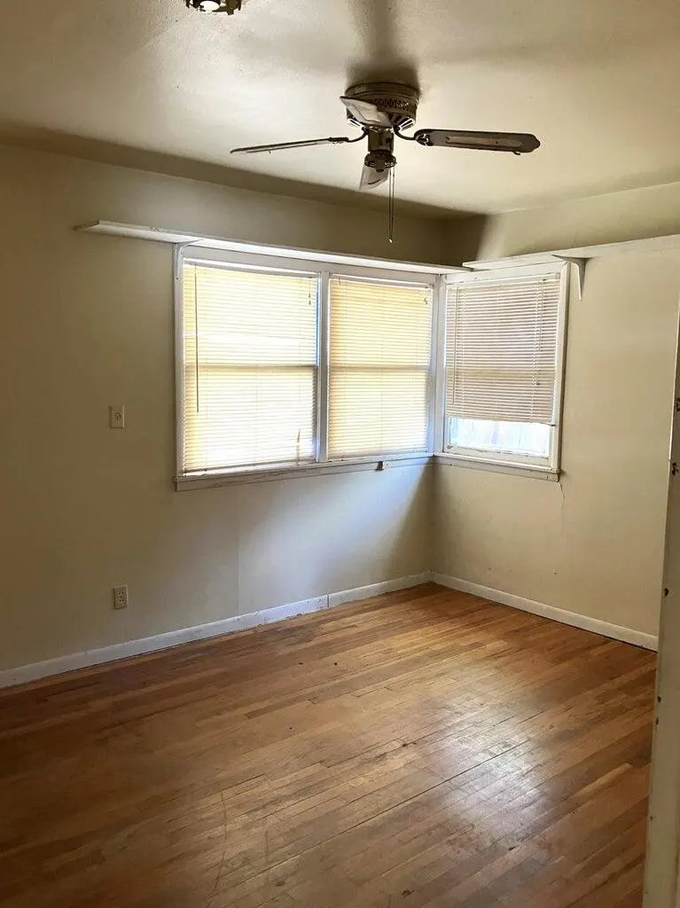 Photo 20 — 305 SE 8th Street, Plainview, TX 79072