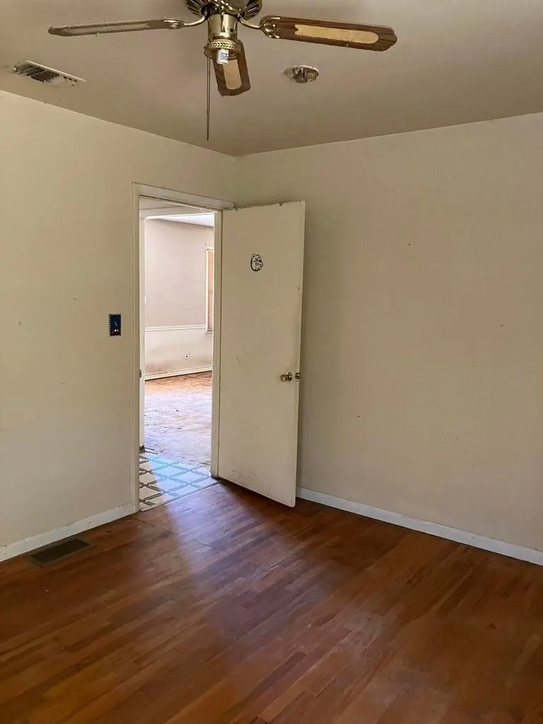 Photo 21 — 305 SE 8th Street, Plainview, TX 79072