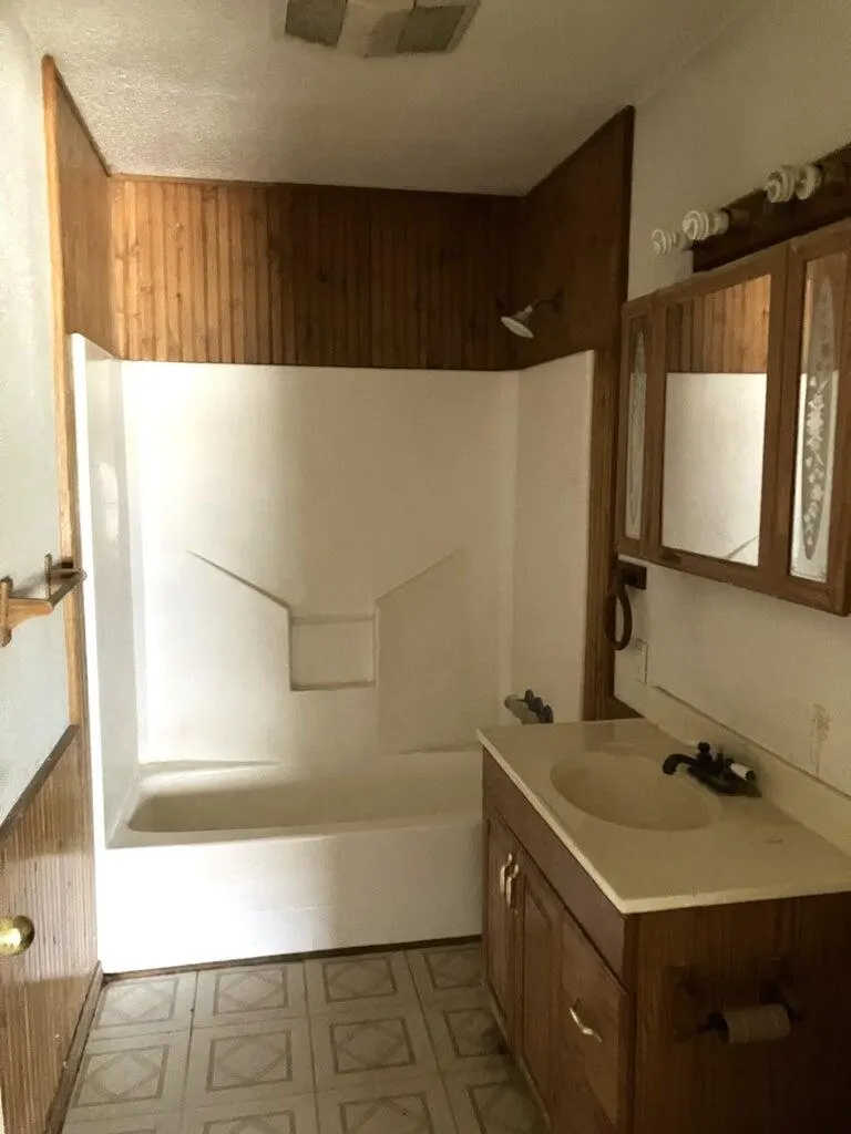 Photo 32 — 305 SE 8th Street, Plainview, TX 79072