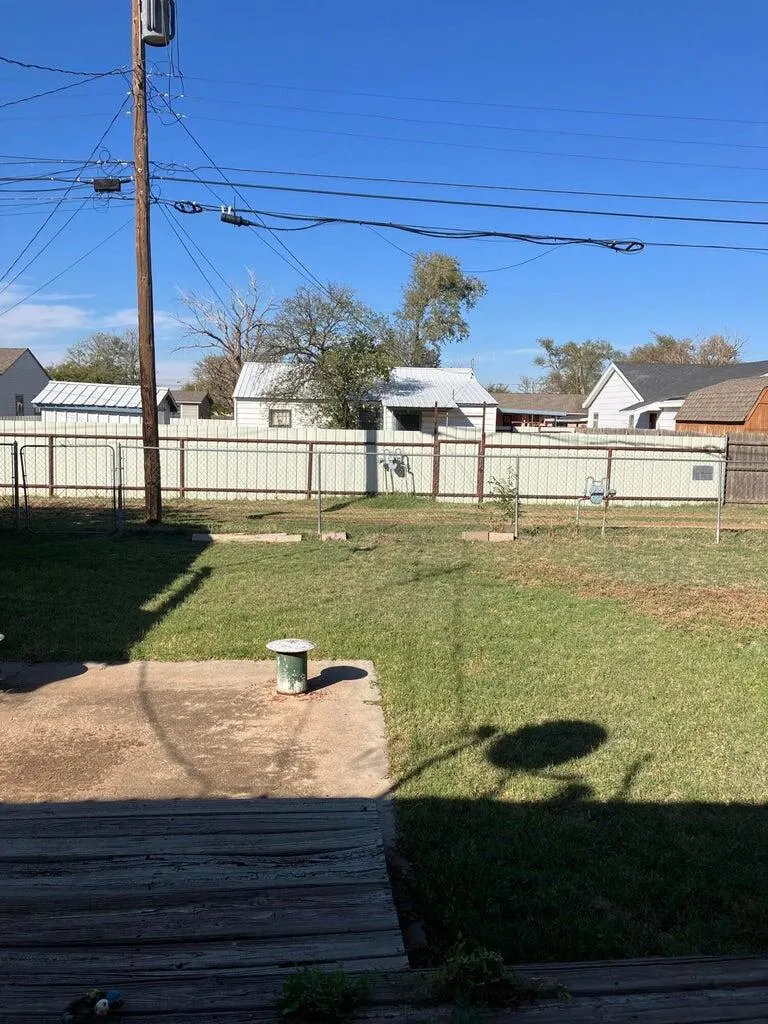 Photo 42 — 305 SE 8th Street, Plainview, TX 79072