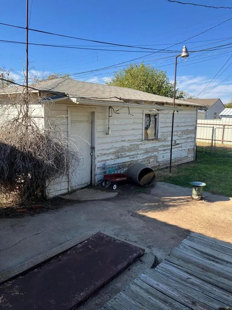 Photo 43 — 305 SE 8th Street, Plainview, TX 79072