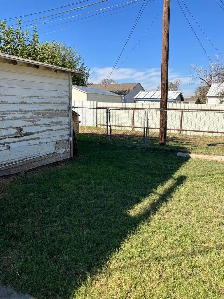Photo 54 — 305 SE 8th Street, Plainview, TX 79072