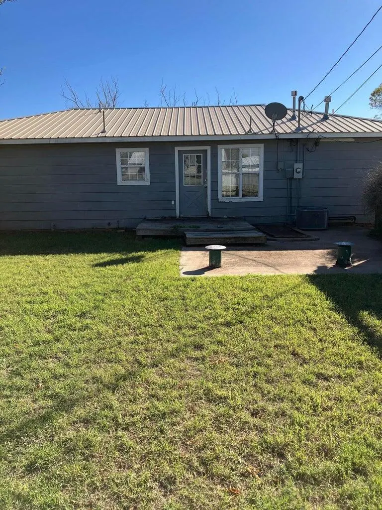 Photo 55 — 305 SE 8th Street, Plainview, TX 79072