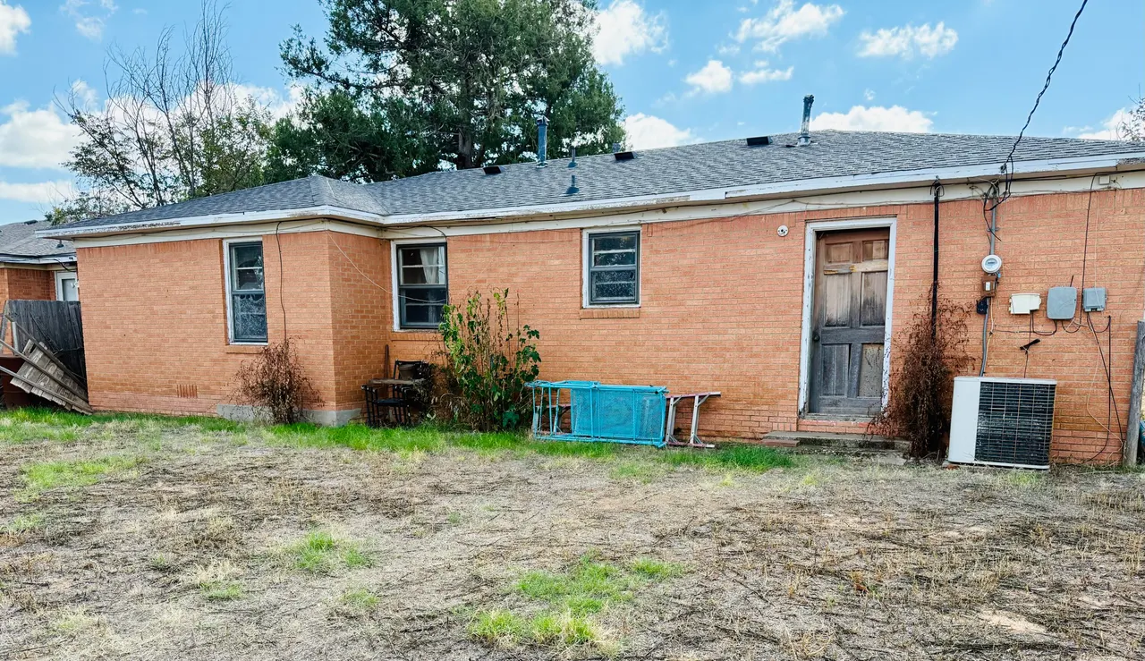 Photo 7 — 113 E Monroe Street, Levelland, TX 79336