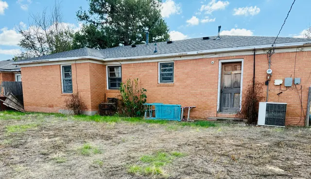 Photo 7 — 113 E Monroe Street, Levelland, TX 79336