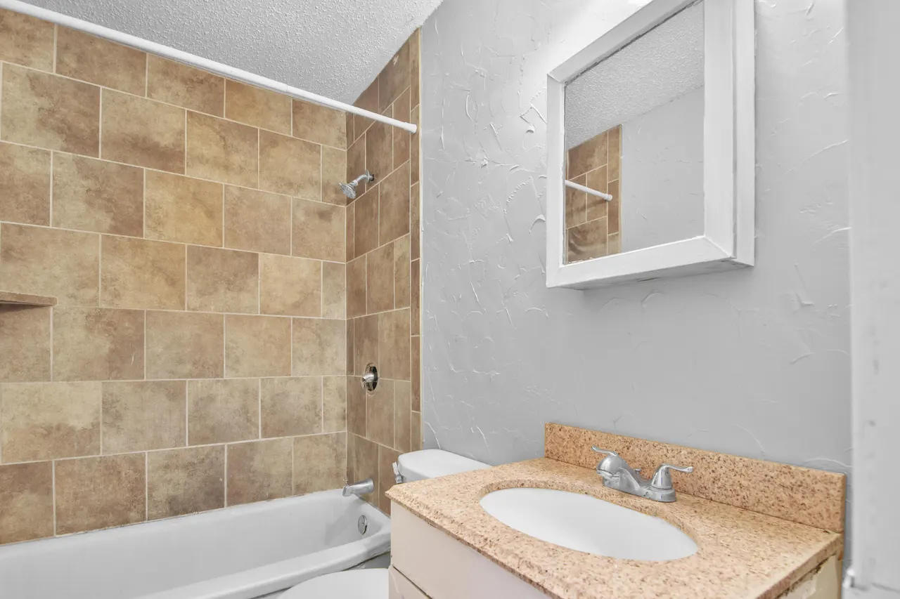 Photo 11 — 2205 39th Street, Lubbock, TX 79412