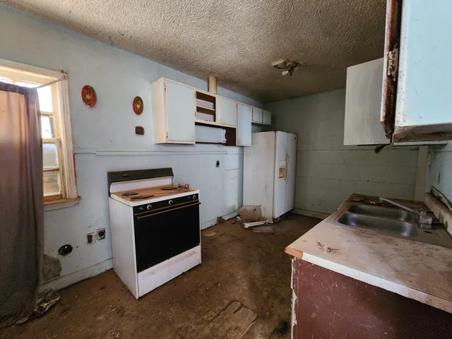 Photo 4 — 1917 22nd Street, Lubbock, TX 79411