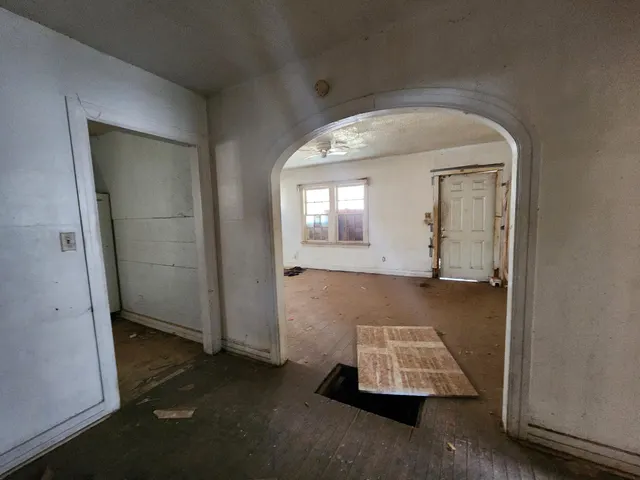 Photo 6 — 1917 22nd Street, Lubbock, TX 79411