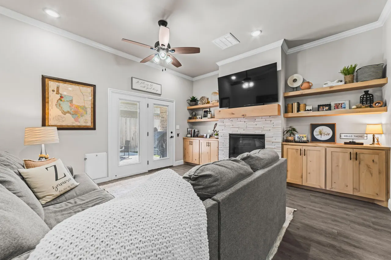 Photo 2 — 203 Cowboy Lane, Wolfforth, TX 79382