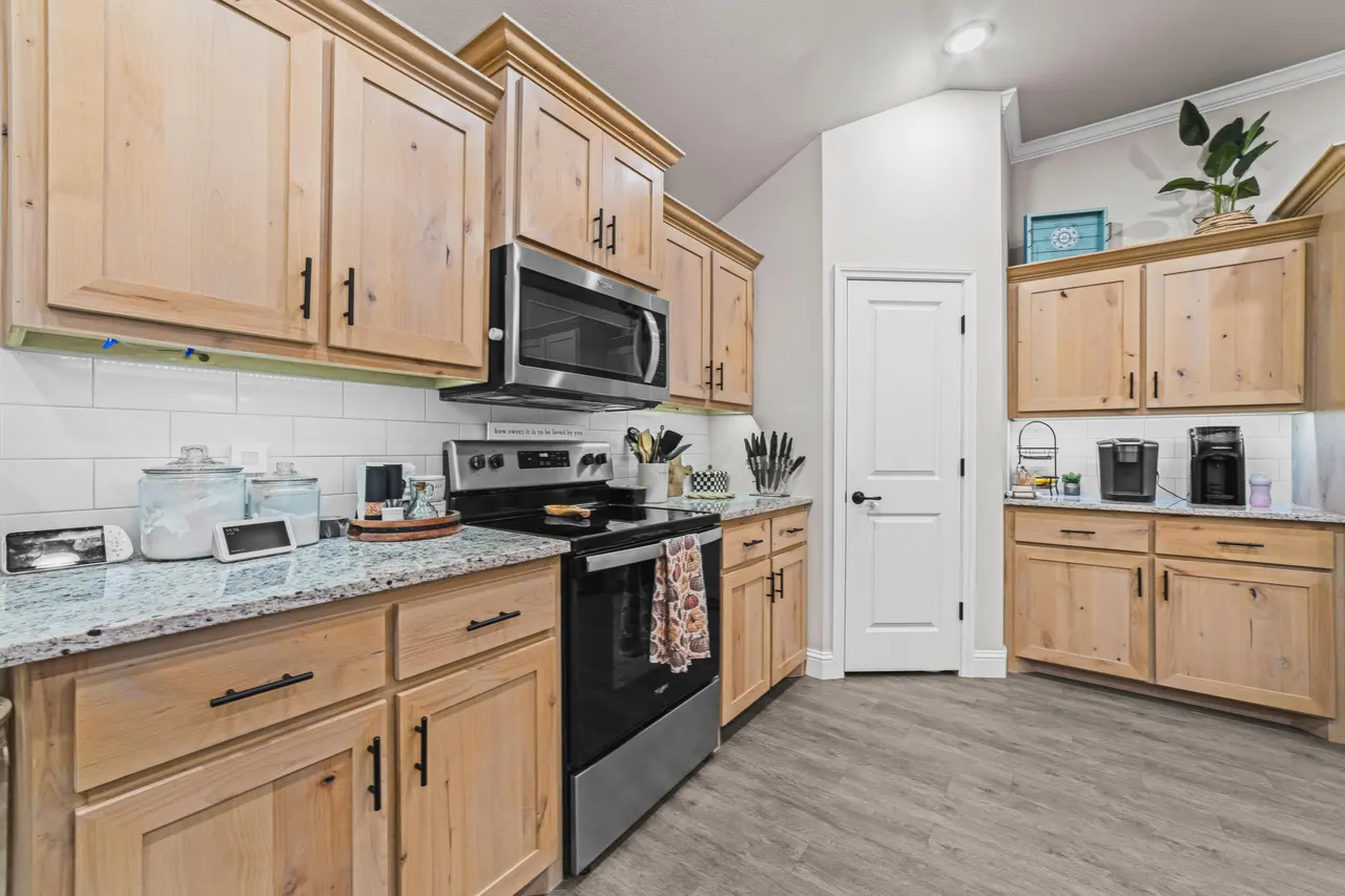 Photo 5 — 203 Cowboy Lane, Wolfforth, TX 79382