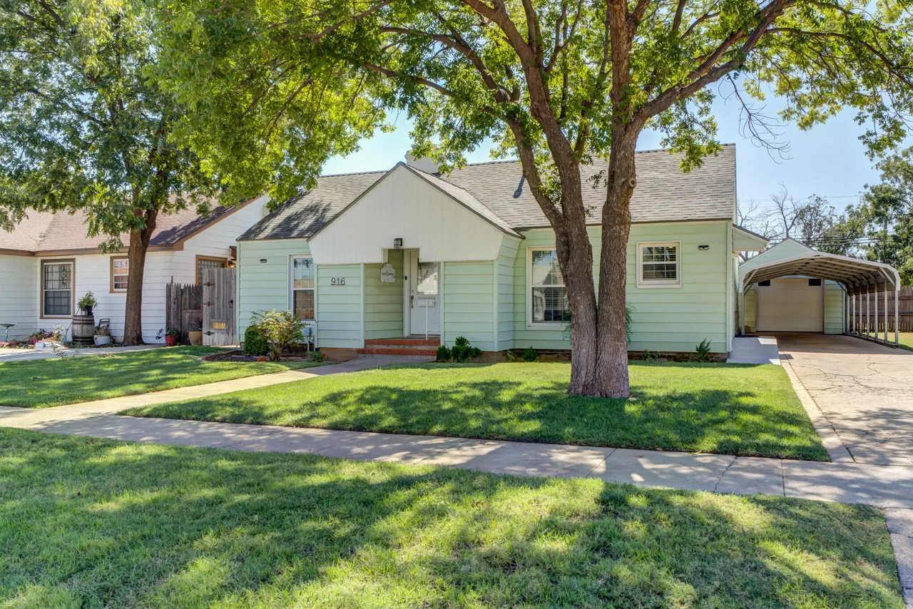 Photo 2 — 916 E Tate Street, Brownfield, TX 79316