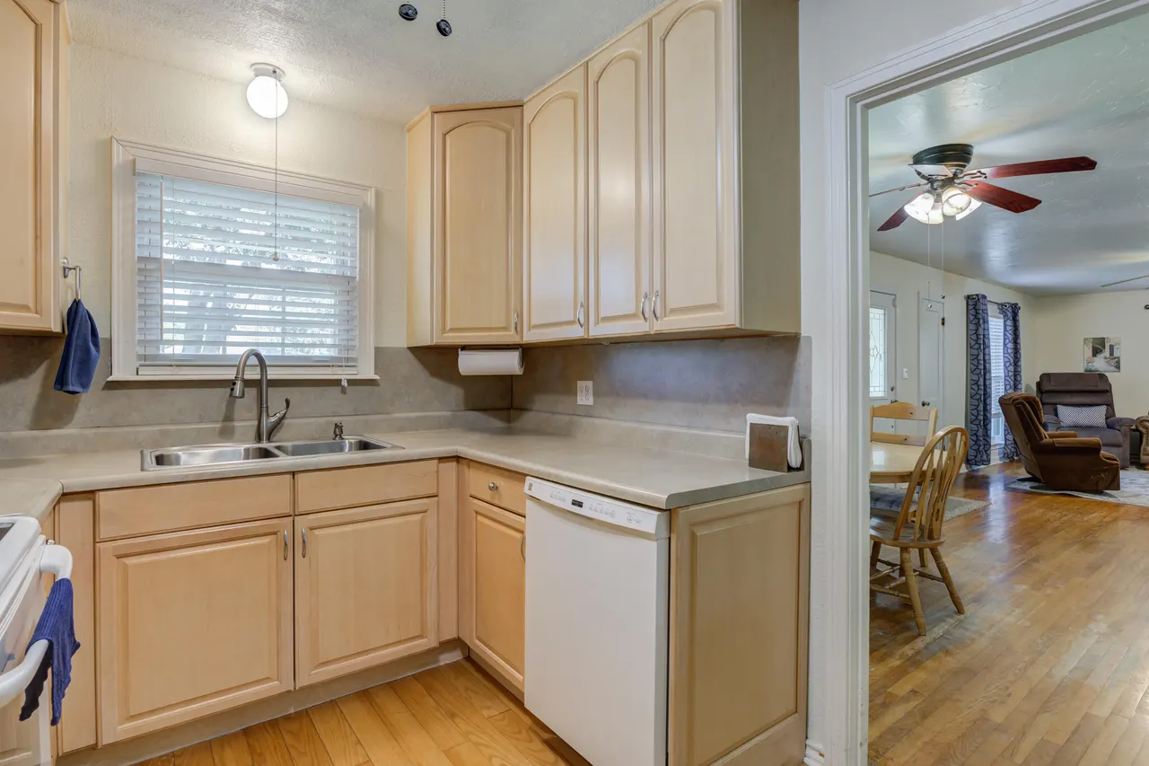 Photo 16 — 916 E Tate Street, Brownfield, TX 79316