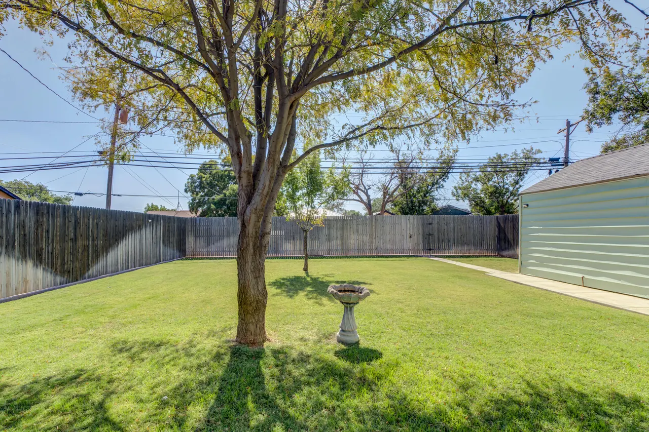 Photo 31 — 916 E Tate Street, Brownfield, TX 79316