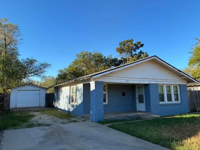 Photo 2 — 2217 25th Street, Lubbock, TX 79411