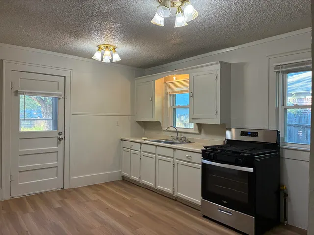 Photo 8 — 2217 25th Street, Lubbock, TX 79411