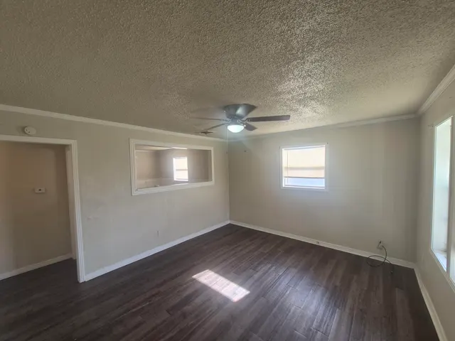 Photo 2 — 3015 1st Street, Lubbock, TX 79415