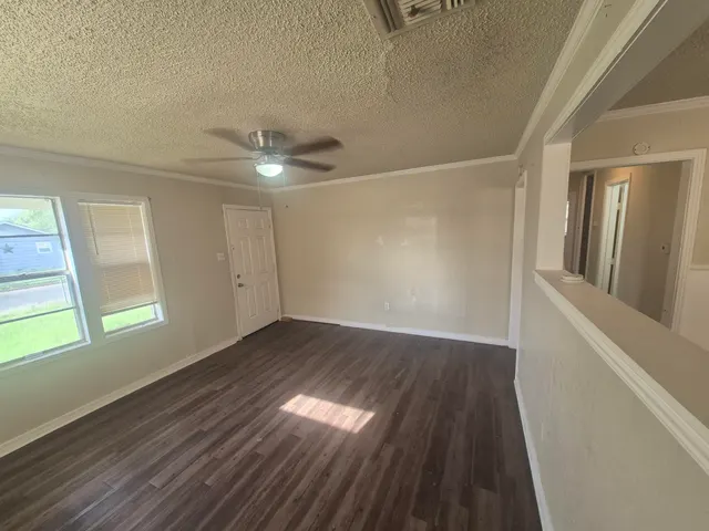 Photo 3 — 3015 1st Street, Lubbock, TX 79415
