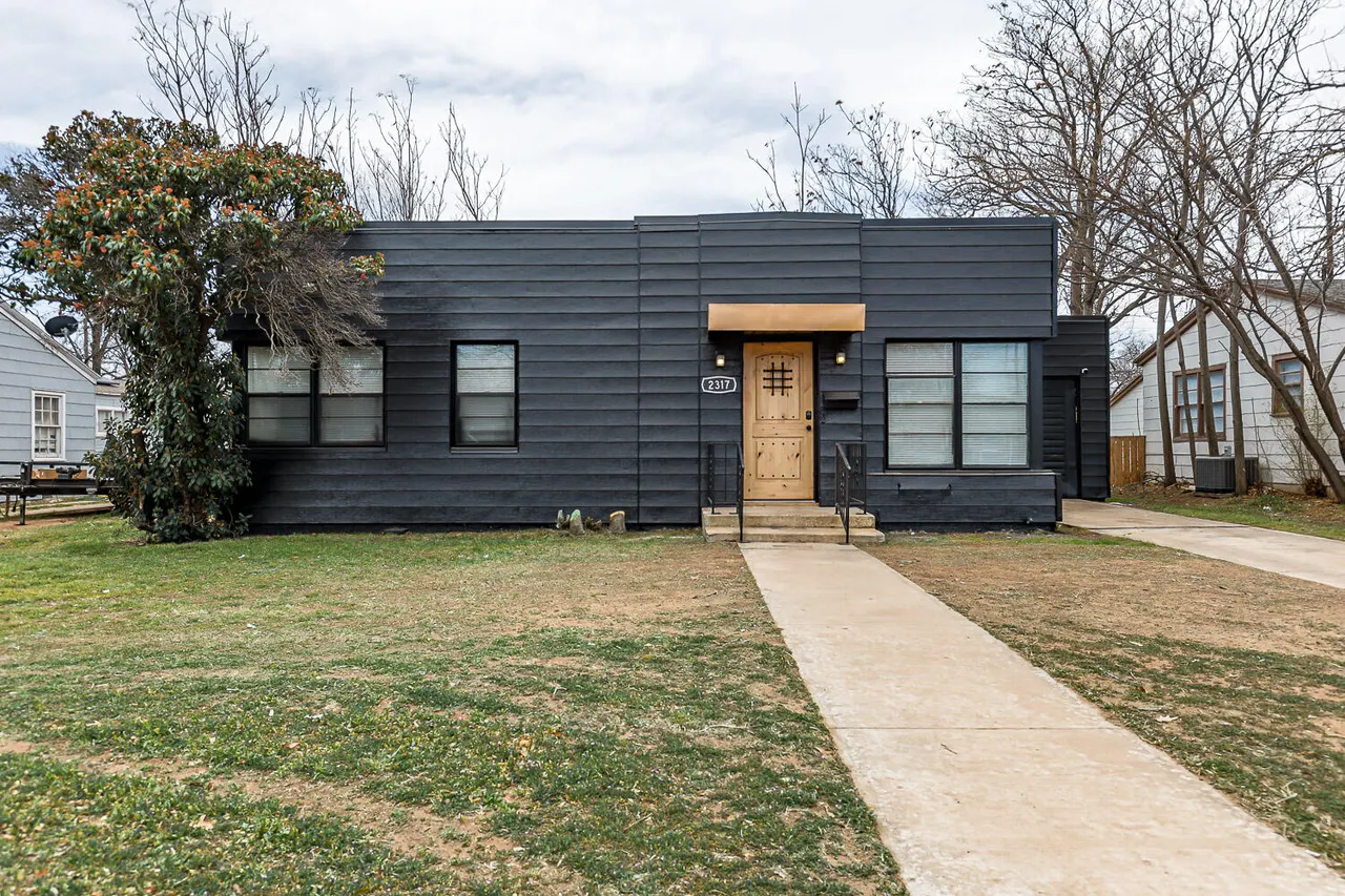 Photo 2 — 2317 29th Street, Lubbock, TX 79411