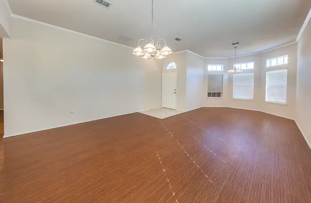 Photo 2 — 5815 89th Street, Lubbock, TX 79424