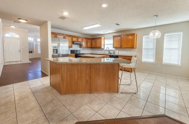 Photo 7 — 5815 89th Street, Lubbock, TX 79424
