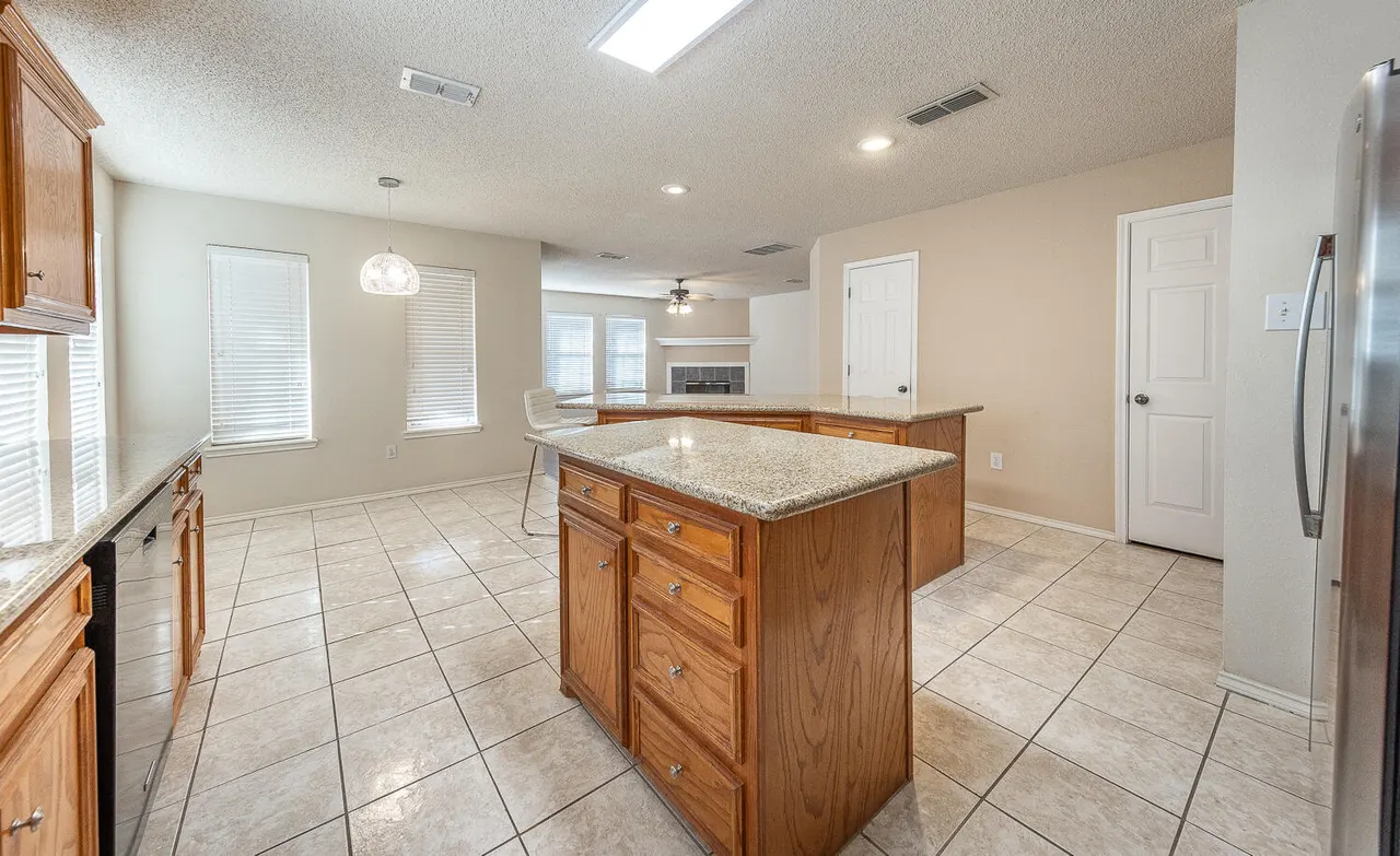 Photo 9 — 5815 89th Street, Lubbock, TX 79424