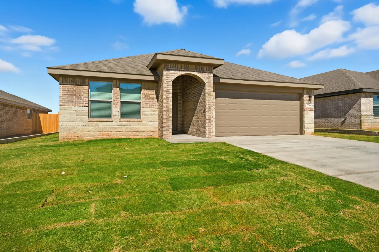 Photo 2 — 616 E 13th Street, Wolfforth, TX 79382