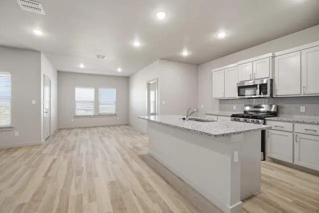 Photo 8 — 616 E 13th Street, Wolfforth, TX 79382