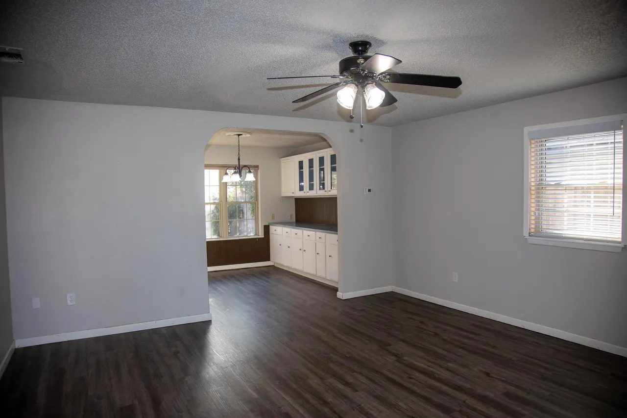 Photo 3 — 820 Hickory Street, Idalou, TX 79329