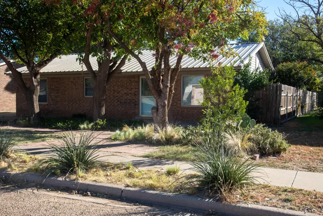 Front exterior — 820 Hickory Street, Idalou, TX 79329
