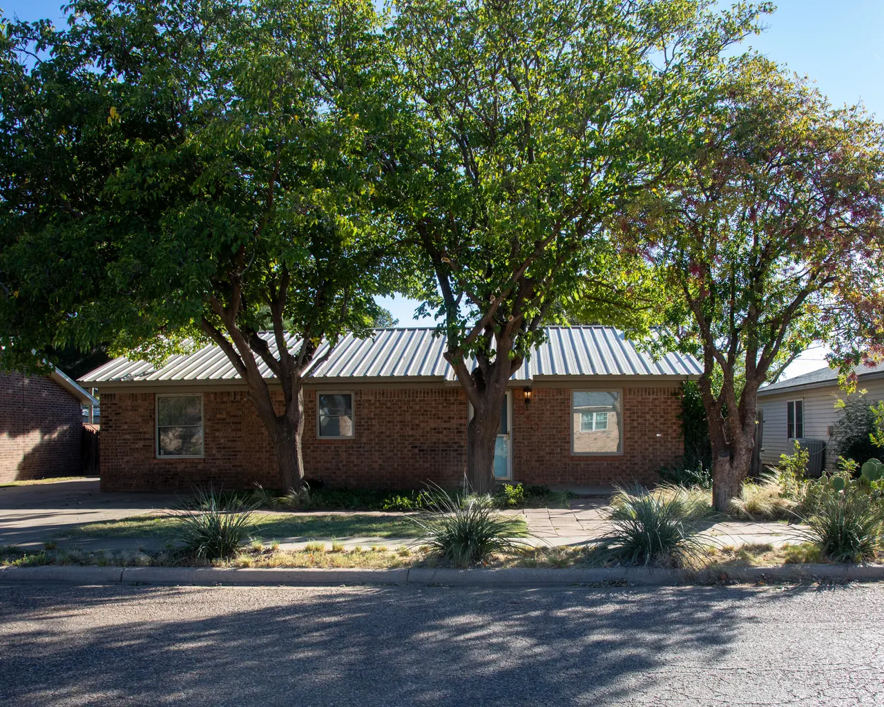 Photo 2 — 820 Hickory Street, Idalou, TX 79329