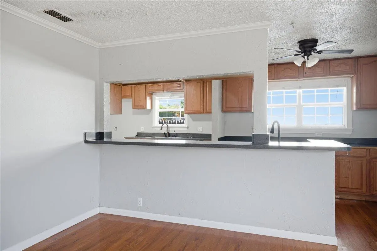 Photo 5 — 3813 31st Street, Lubbock, TX 79410