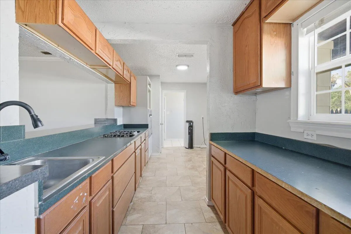 Photo 6 — 3813 31st Street, Lubbock, TX 79410