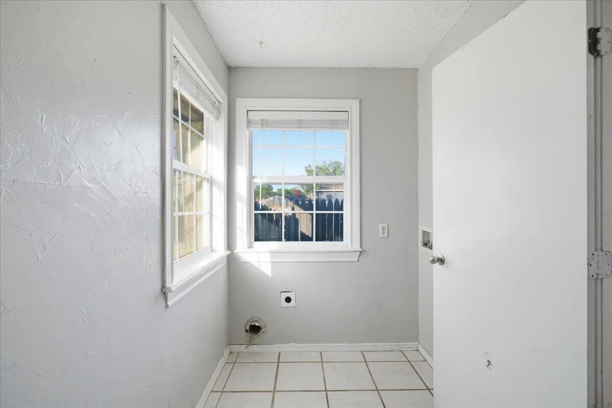 Photo 11 — 3813 31st Street, Lubbock, TX 79410